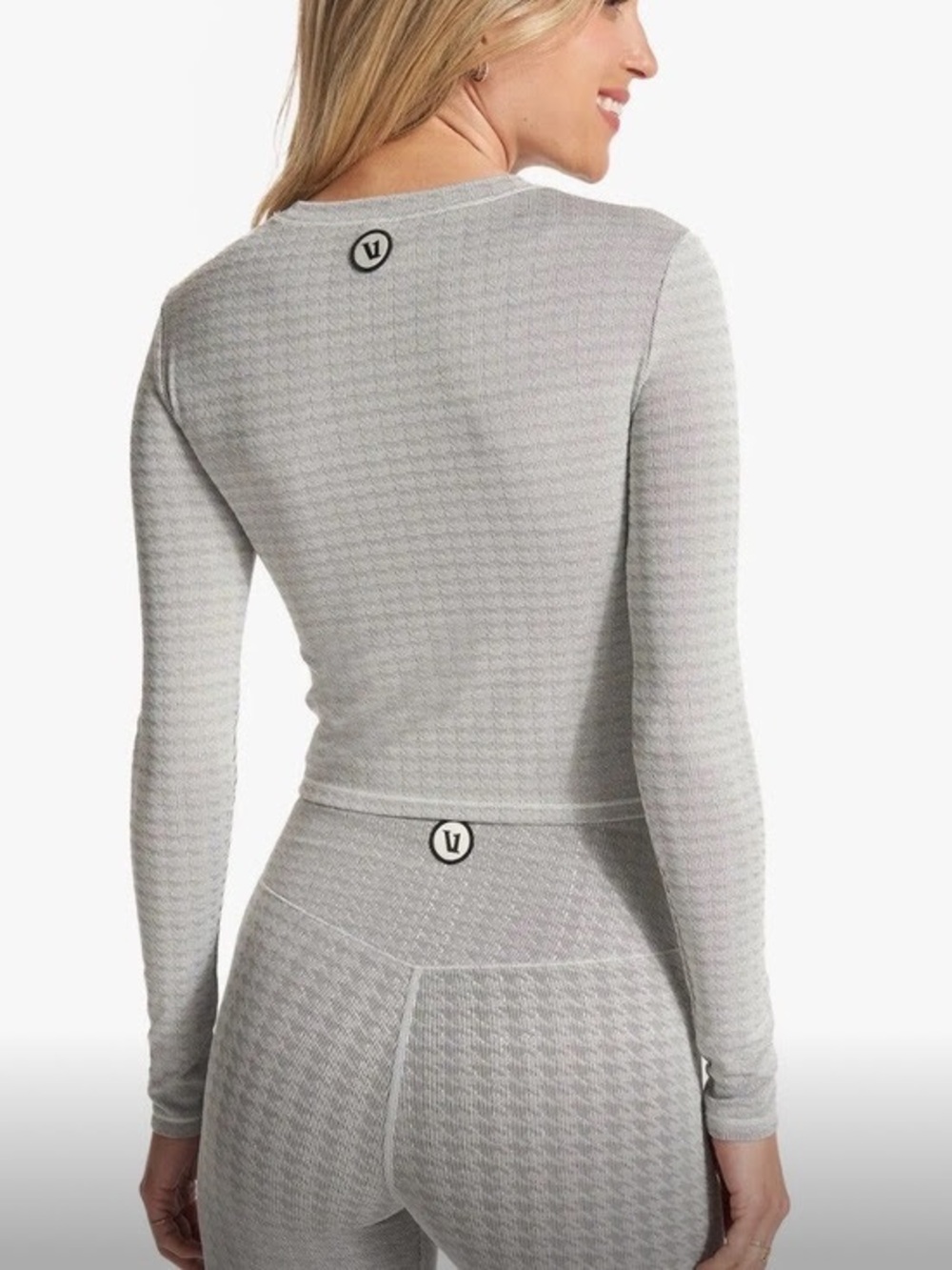 Women’s Long-Sleeve Textured Grey Performance Top & bottoms